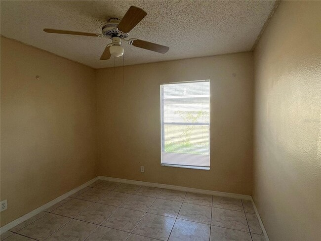 Building Photo - 2131 Rj Cir