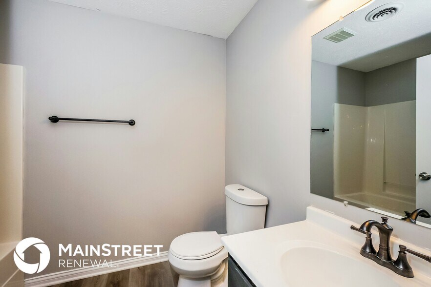 Building Photo - 382 Dustin Way