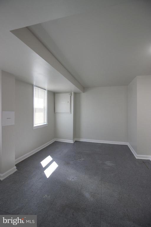 Building Photo - 3719 S Kemper Rd