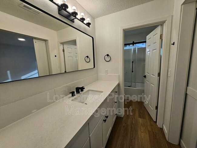 Building Photo - 11987 SW Horizon Blvd