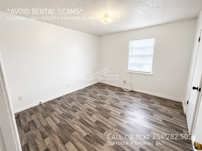 Building Photo - 4805 Cedarhill Cir