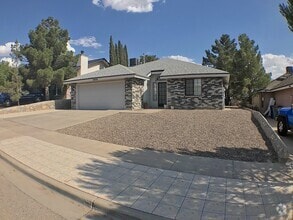 Building Photo - East El Paso 3 bed Refrig A/C