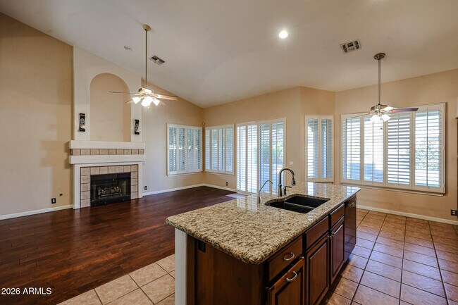 Building Photo - 5930 W Louise Dr