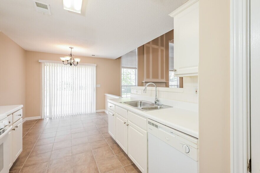 Building Photo - 4375 Ridgefair Dr