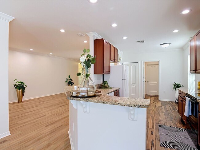 Building Photo - 221 W Fiesta Key Loop