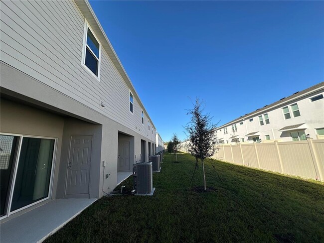 Building Photo - 3030 Skyline Lp