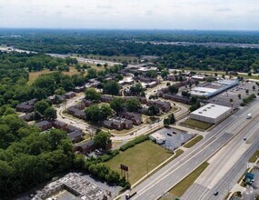 Building Photo - 14136 Riverview St