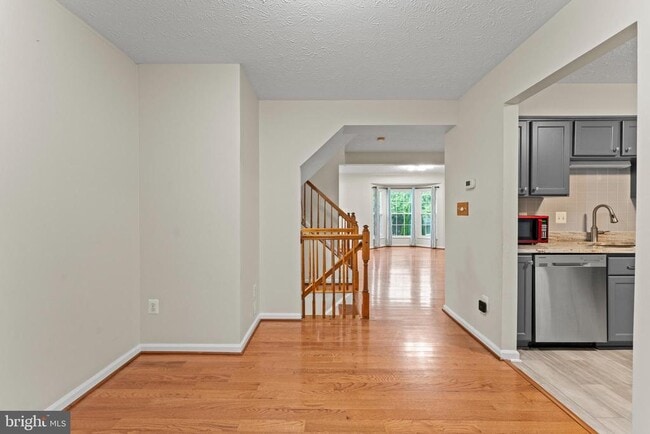 Building Photo - 144 Foxchase Dr
