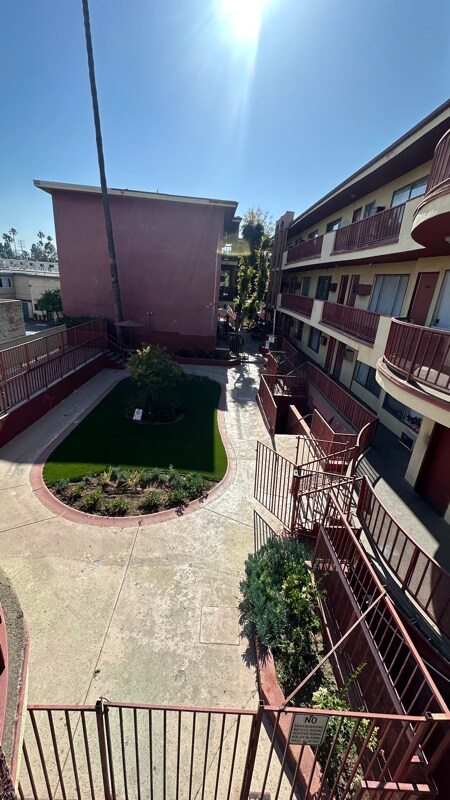 Building Photo - 6833 Sepulveda Blvd