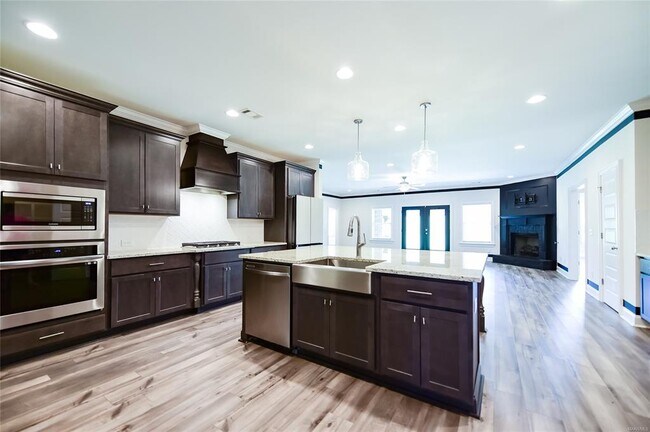 Building Photo - 1270 Charleston Dr