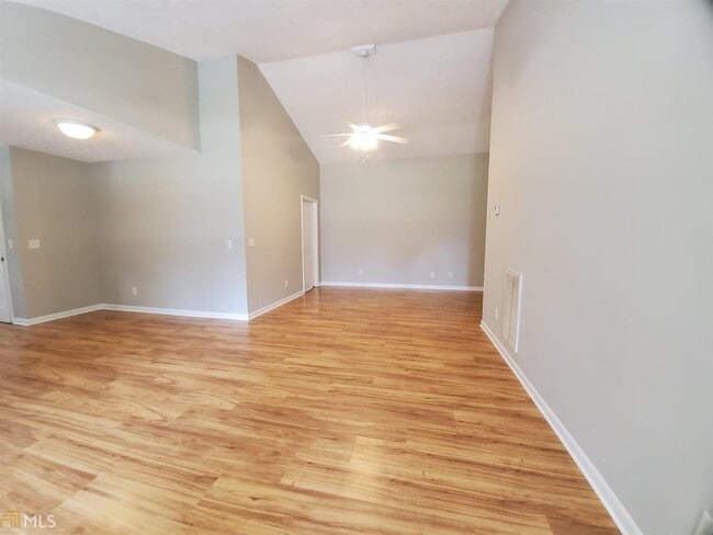 Building Photo - 124 Westwood Rd