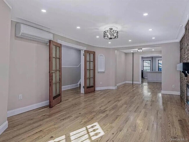 Building Photo - 643 Decatur St