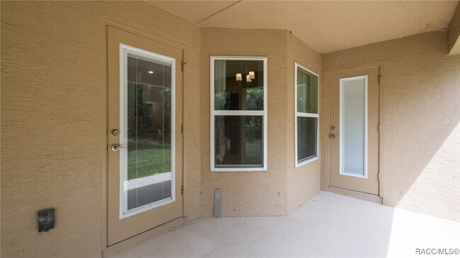 Building Photo - 23 Lone Pine St