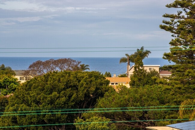 Building Photo - 1090 Devonshire Dr