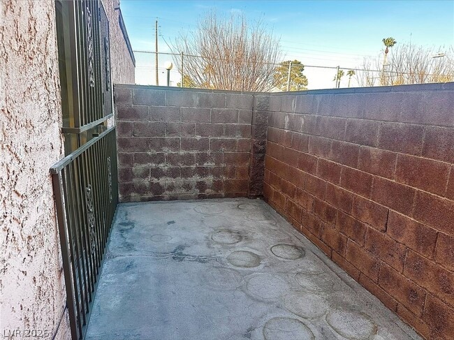 Building Photo - 4338 Caliente St