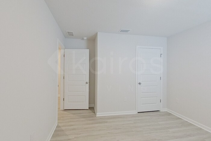 Building Photo - 317 Monarch Ln