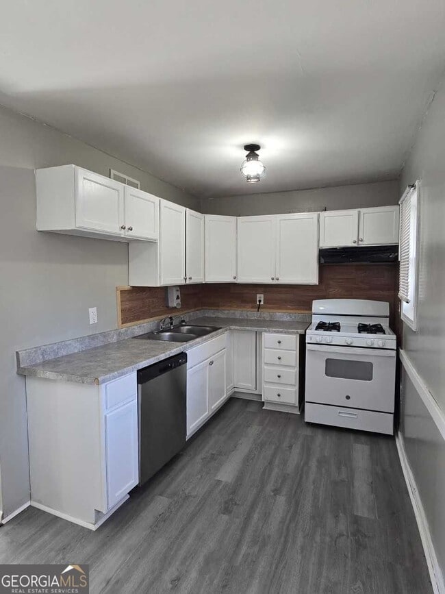 Building Photo - 468 Morrow Rd