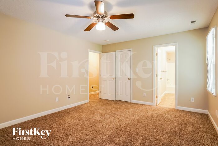 Building Photo - 202 Dalmeny Dr