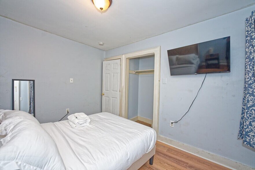 Building Photo - 84 Madison Ave