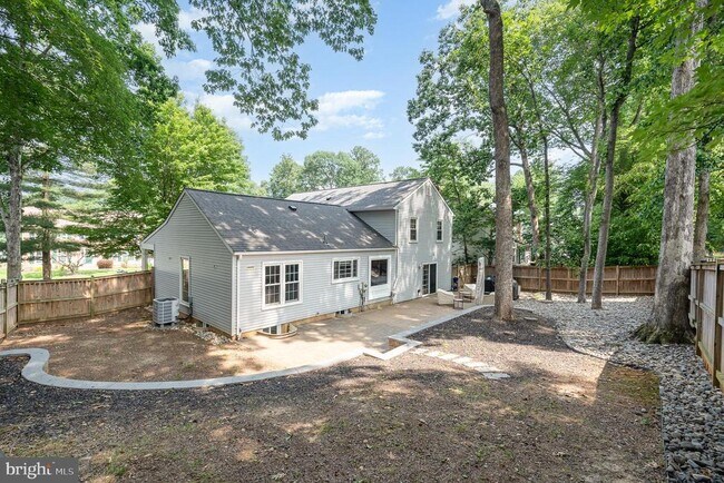 Building Photo - 15425 Beachview Dr