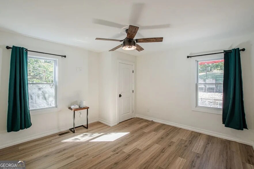 Building Photo - 2657 Blount St