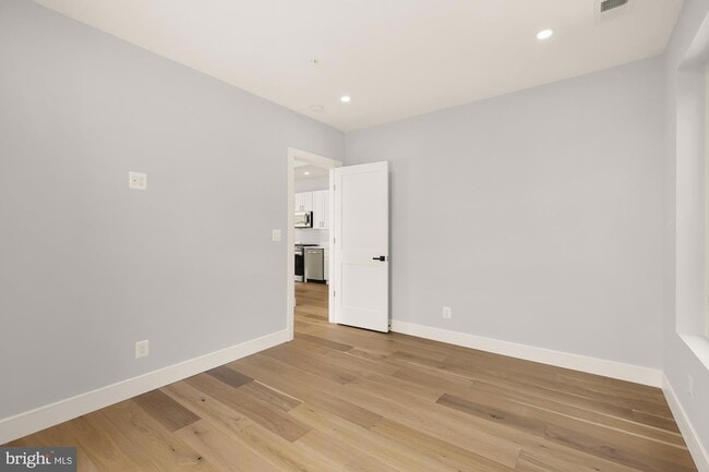 Building Photo - 3215 Mt Pleasant St NW