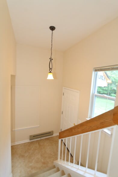 Entry Staircase - 13619 Orchard Dr