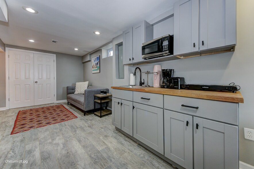 Building Photo - 5403 Chillum Pl NE