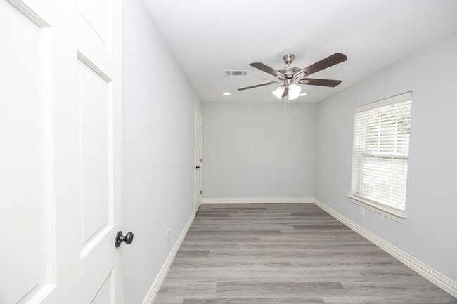 Building Photo - 9910 Dalrock Rd