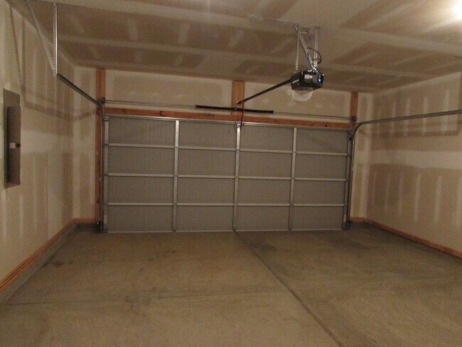 Building Photo - 15 Whitetail Cir