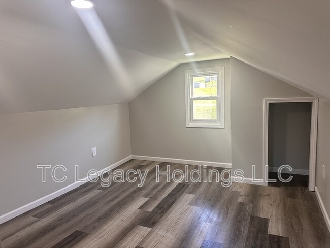 Building Photo - 1833 N 16th St