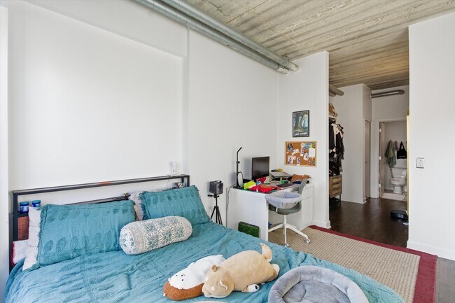 Building Photo - 1440 S Michigan Ave