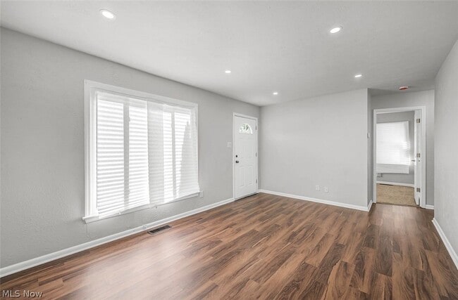 Building Photo - 12508 Sobieski Ave