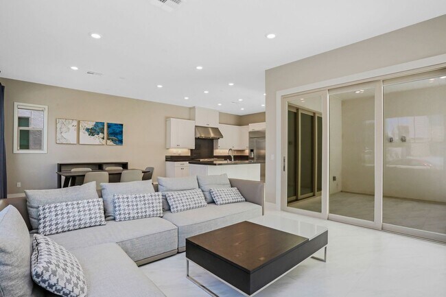Building Photo - Elegant and Modern Living in Adagio in Cad...