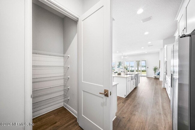 Building Photo - 457 Marquesa Cir
