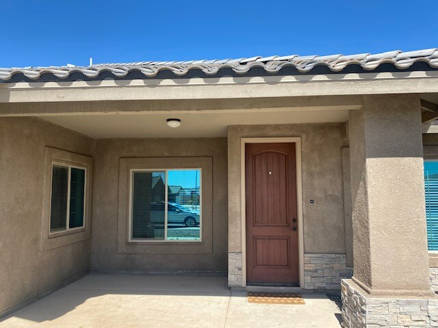 Building Photo - 4182 S Sunflower Dr