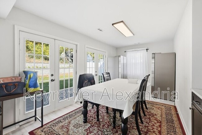 Building Photo - 6022 Rixey Dr