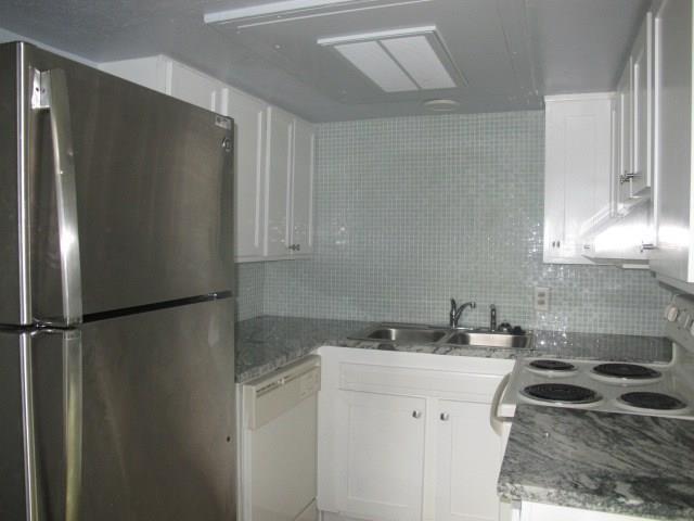 Building Photo - 425 S Oak St
