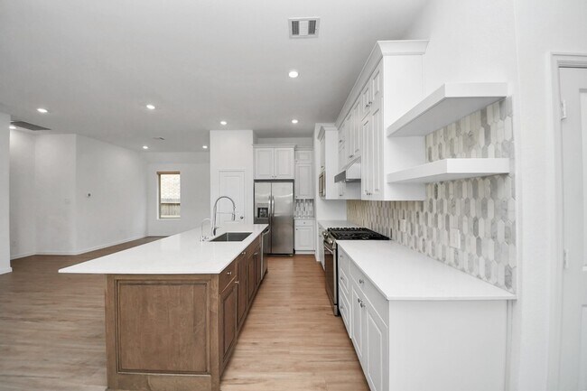 Building Photo - 15623 Red Panda Rd