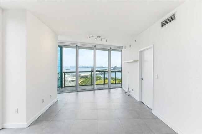 Building Photo - 888 Biscayne Blvd