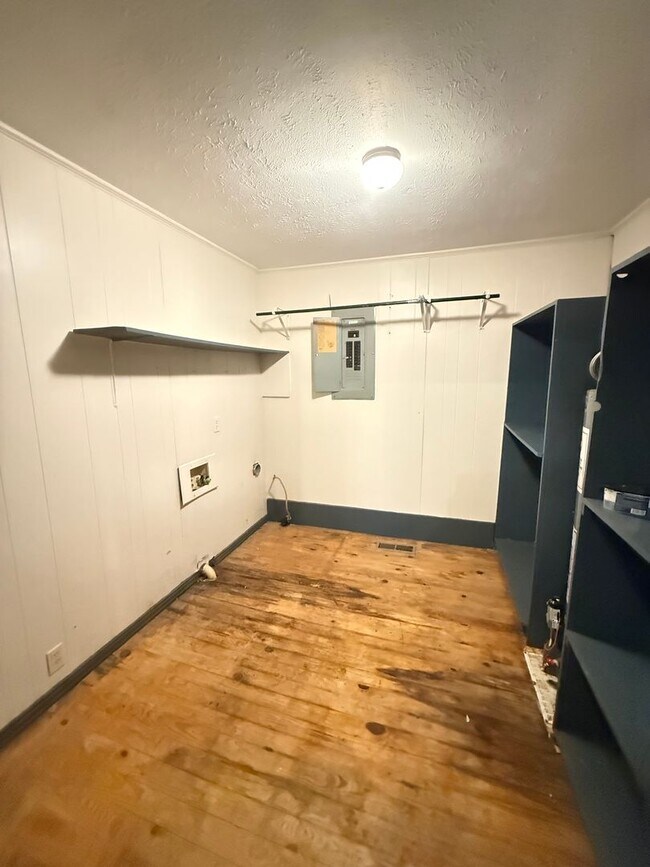 Building Photo - 2 bedroom with bonus room Grand Rivers