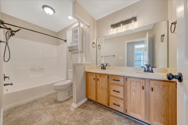 Building Photo - 5184 Orchard Hill Dr