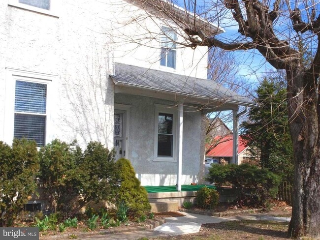 Building Photo - 1489 S Old Bethlehem Pike