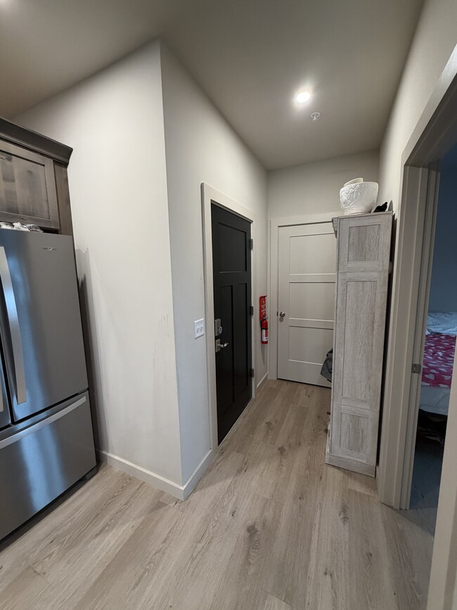 Building Photo - 4 Laurel Hill Dr