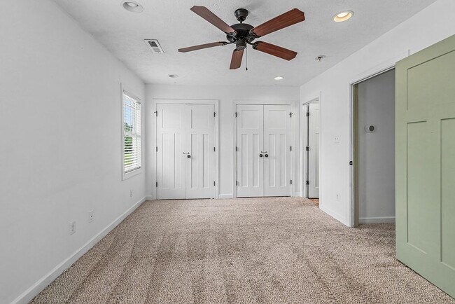 Building Photo - 105 Kenan Lp