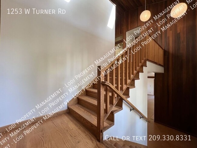 Building Photo - 1253 W Turner Rd
