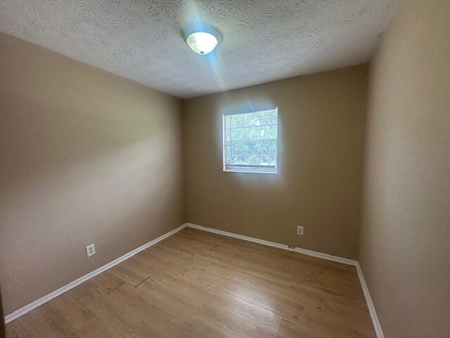 Building Photo - 3/2 Westside home with large yard