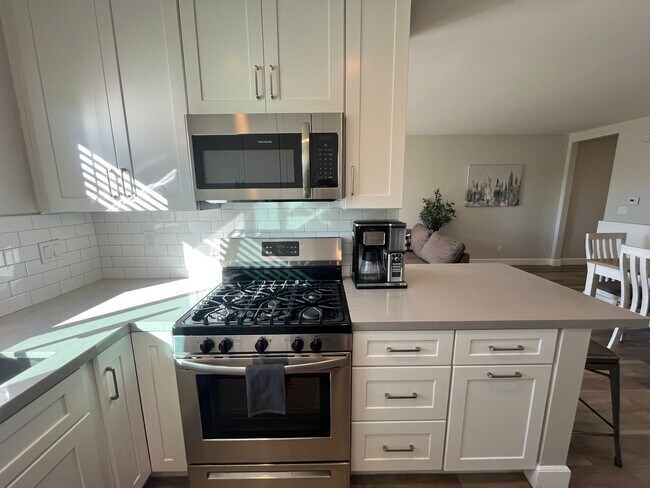 Building Photo - Remodeled, 2BD/2BA Duplex w/ Sunset Views: Fenced Yard, Garage, Steps to Beach & Downtown Encinitas