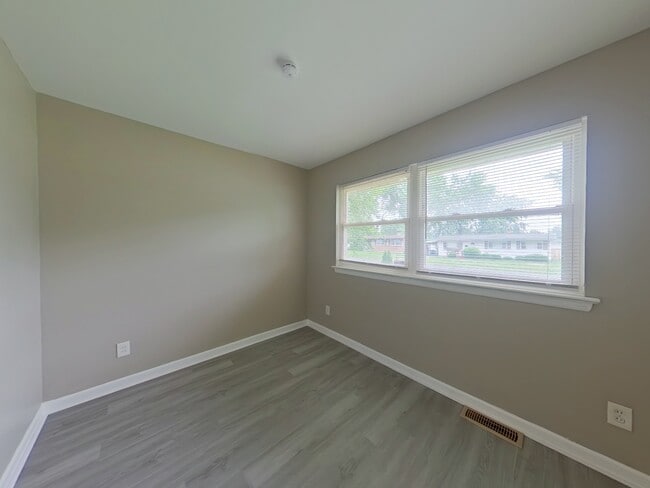 Building Photo - 770 Manresa Ln