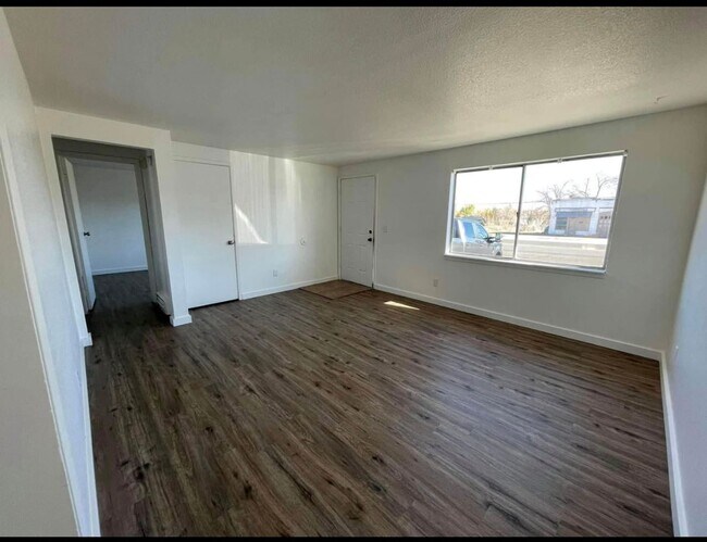 Building Photo - Duplex